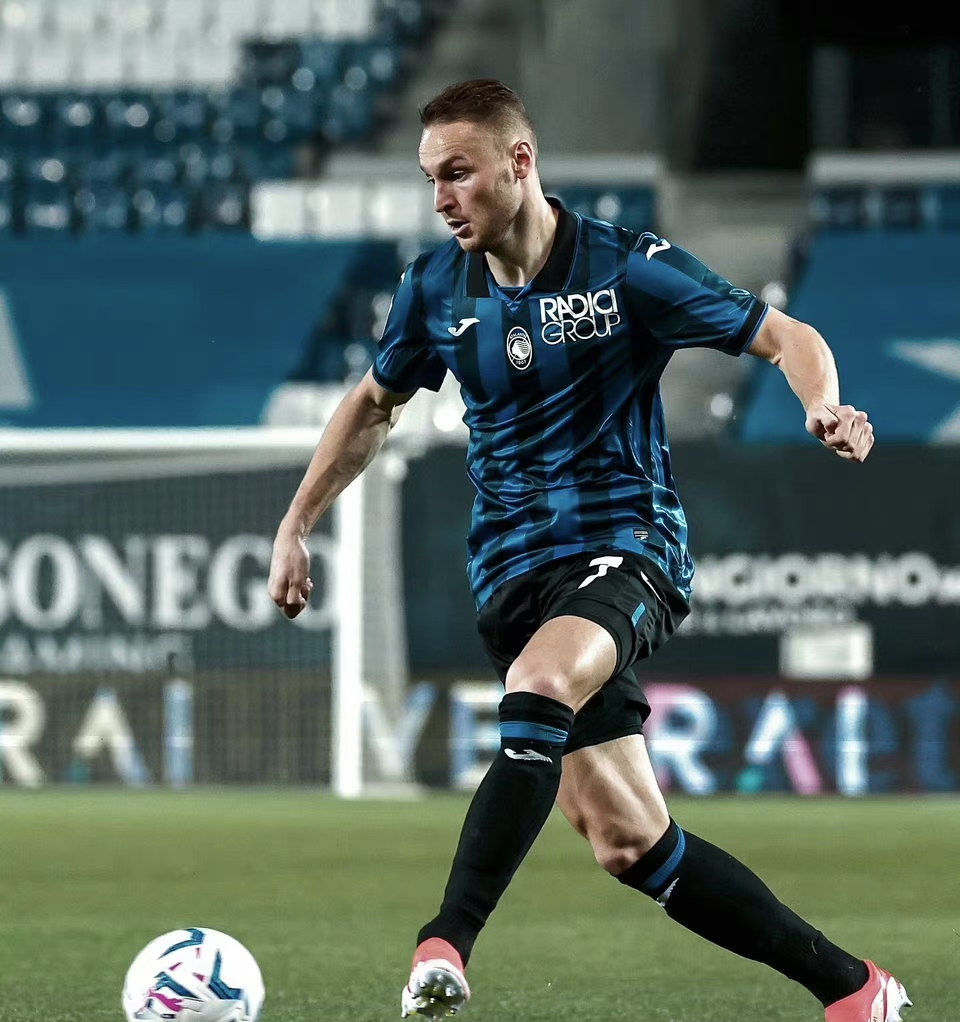 半岛体育在线官网-亚特兰大迎德甲关键赛，赛前更衣室发声，信心回归，资深球员宣示担当