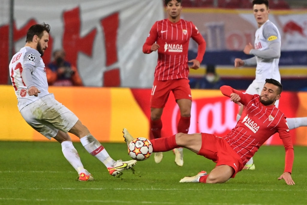 新疆广汇内部会议纪要流出：今夜临场应变，西甲使命明确，轮换策略成焦点